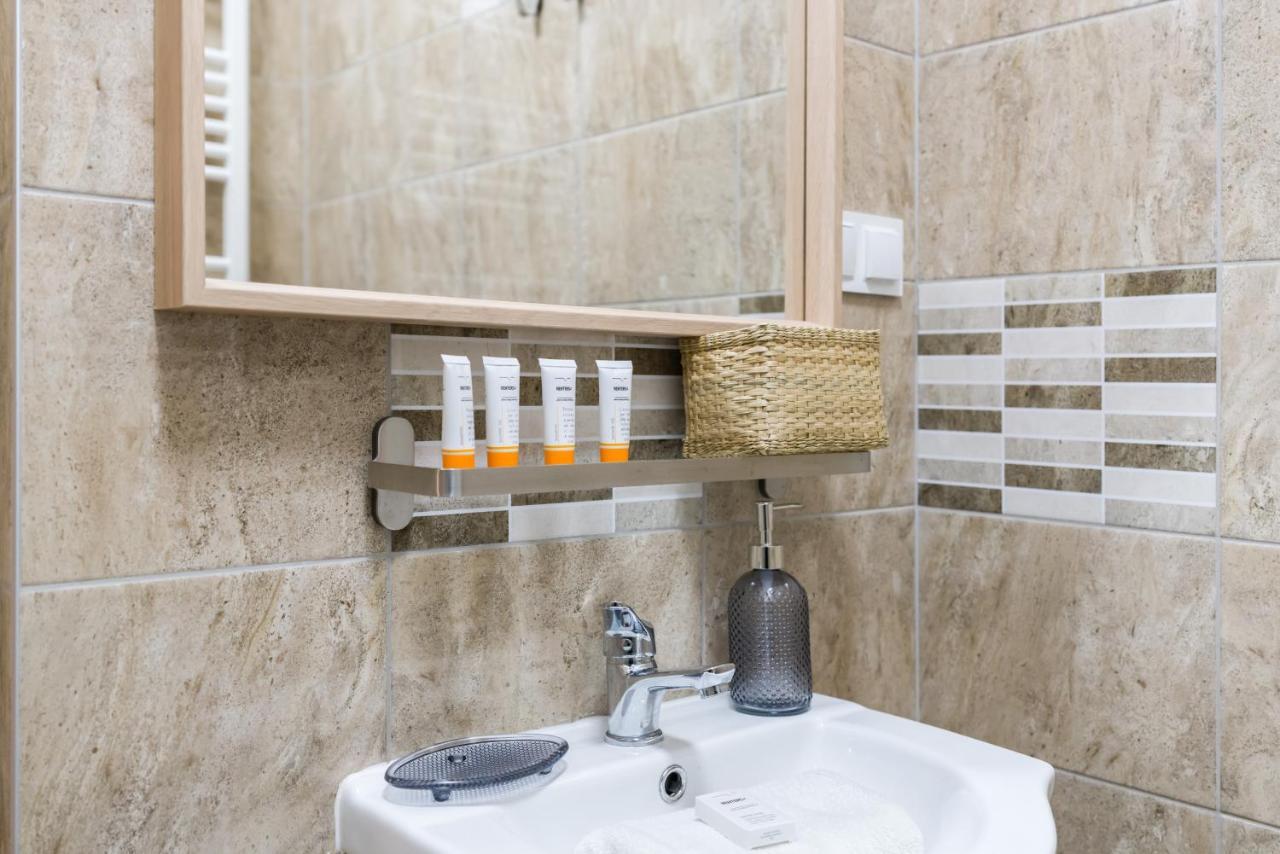 Apartment Kwiatowa Center By Renters Poznan